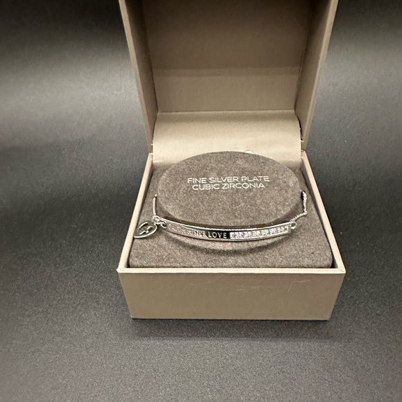 Silver plated cubic zirconia “Faith Hope Love” bracelet NWT - Picture 4 of 5